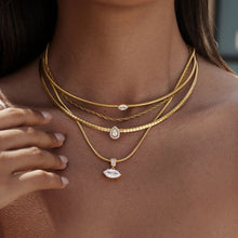 Cargar imagen en el visor de la galería, Choker Emilia
